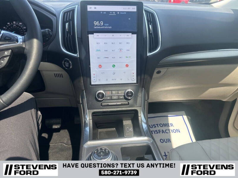2024 Ford Edge Titanium