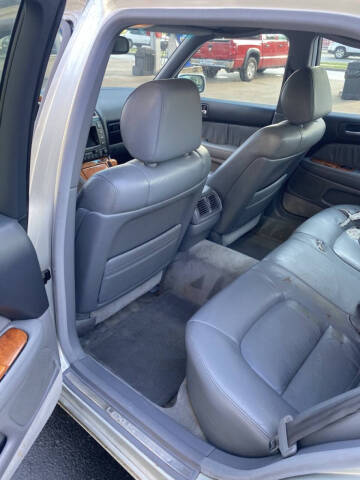 2000 Lexus LS 400