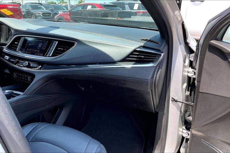 2022 Buick Enclave Premium