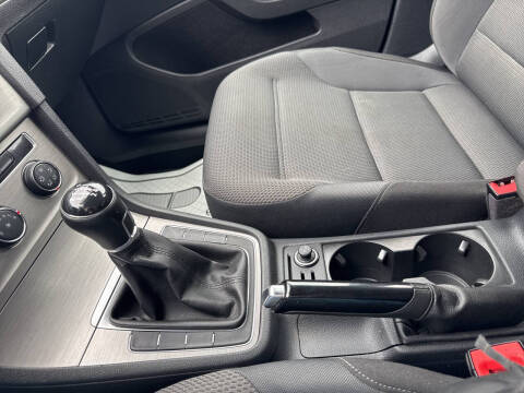 2017 Volkswagen Golf TSI S