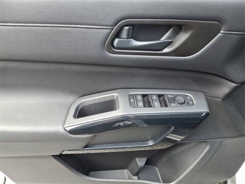 2024 Nissan Pathfinder S