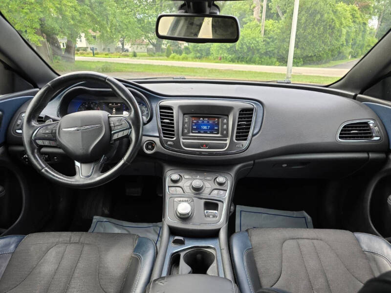 2015 Chrysler 200 S