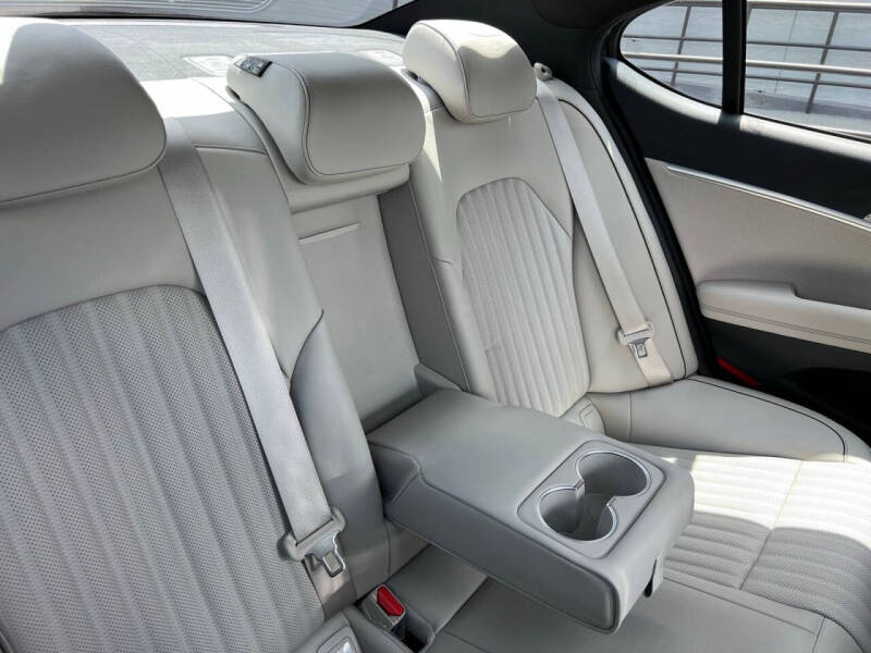 2023 Genesis G70