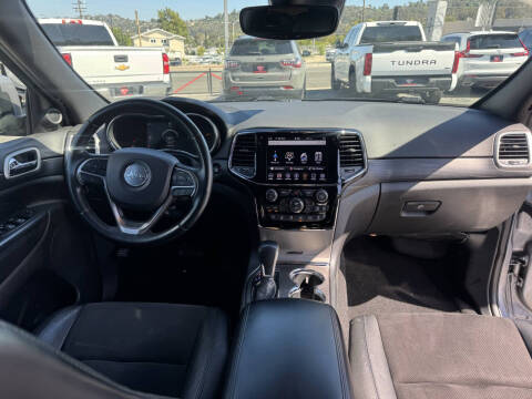 2020 Jeep Grand Cherokee Laredo