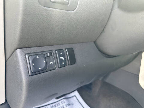 2008 Nissan Pathfinder SE