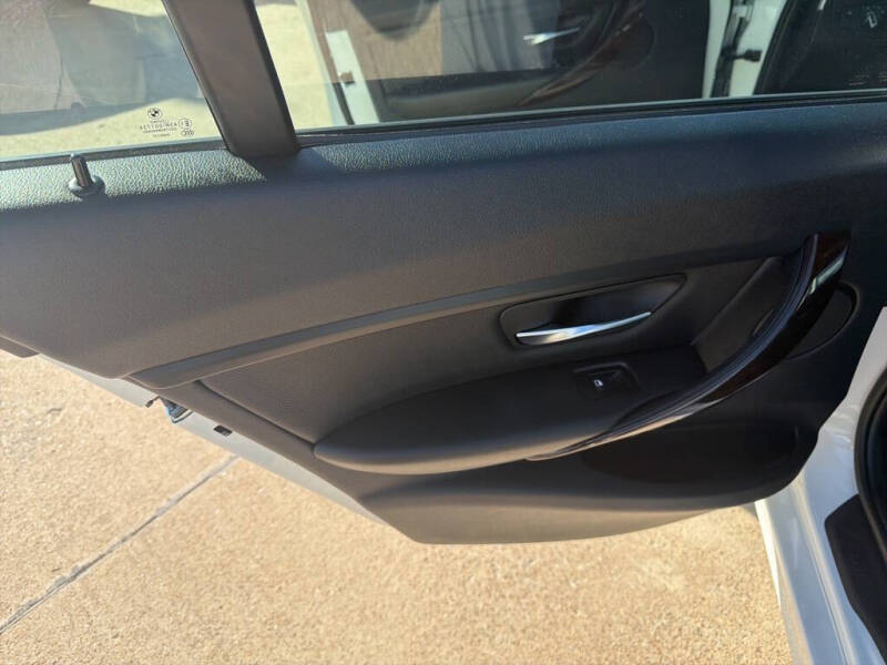 2015 BMW 3 Series 320i