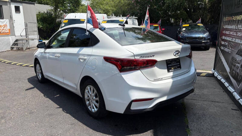 2022 Hyundai Accent SEL