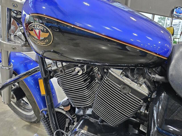 1999 Victory V92
