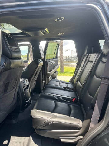 2017 Cadillac Escalade Platinum