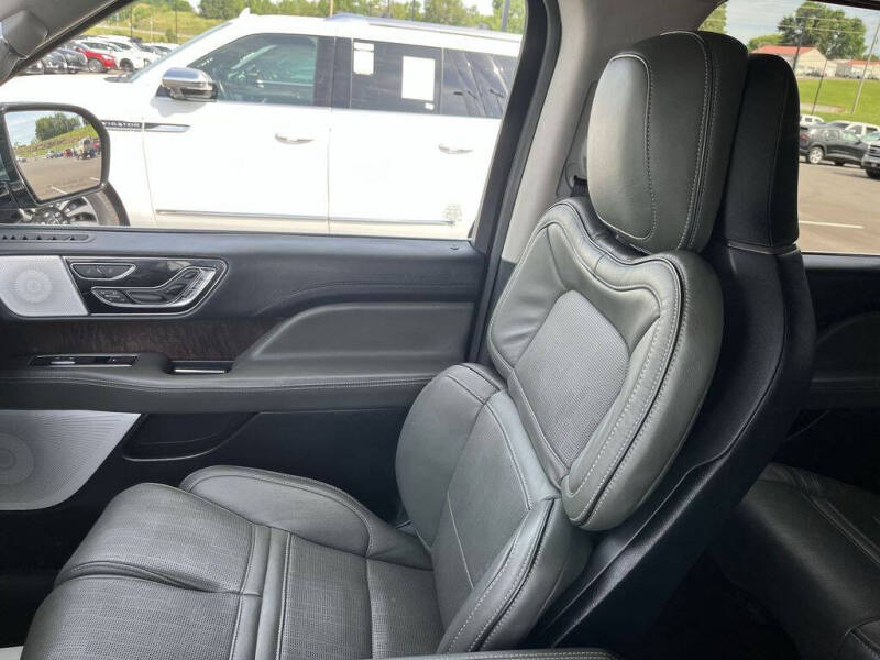 2022 Lincoln Navigator L Black Label