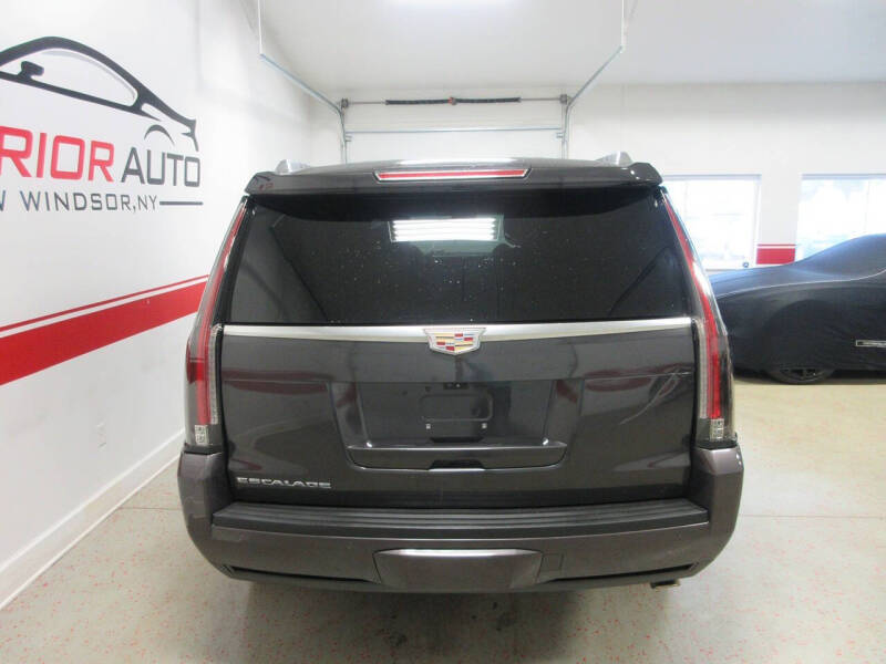 2017 Cadillac Escalade Luxury