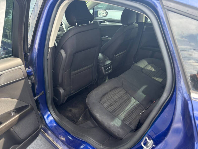 2016 Ford Fusion SE