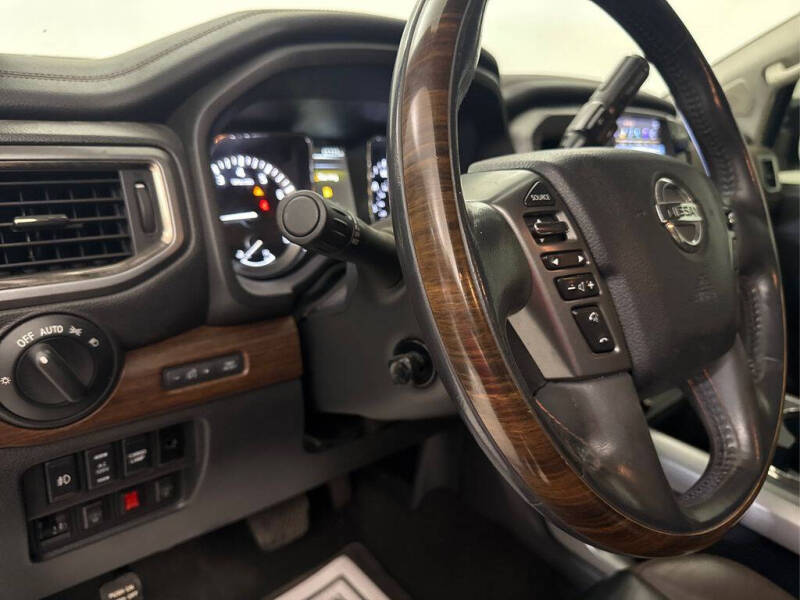 2017 Nissan Titan Platinum Reserve