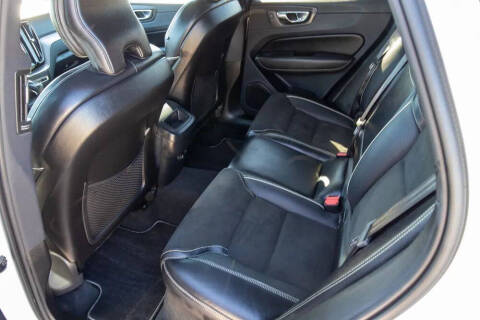 2019 Volvo XC60 T5 R-Design