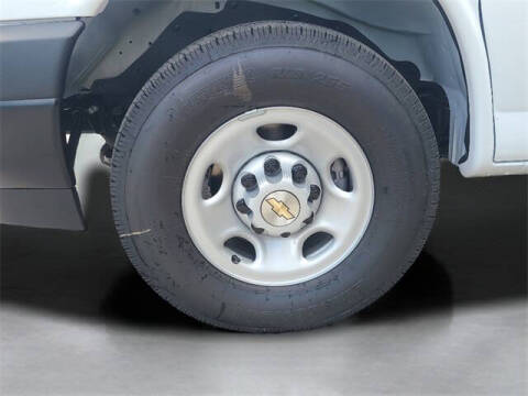 2025 Chevrolet Express 2500