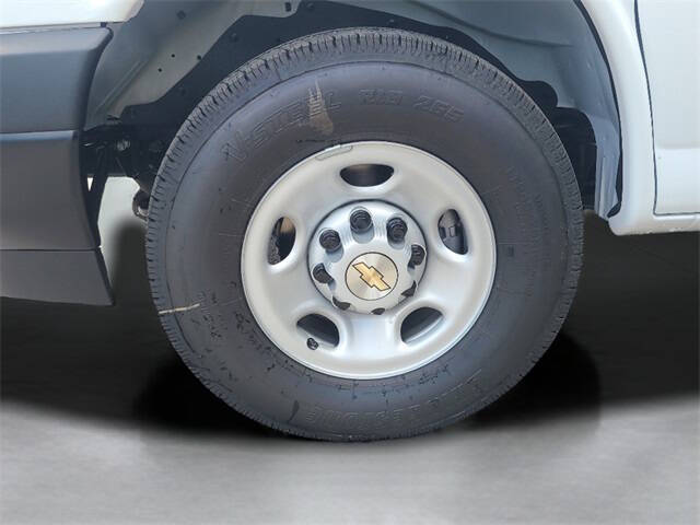 2025 Chevrolet Express 2500