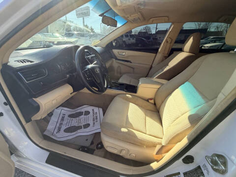 2017 Toyota Camry LE