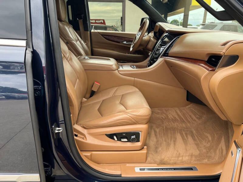 2017 Cadillac Escalade ESV Platinum