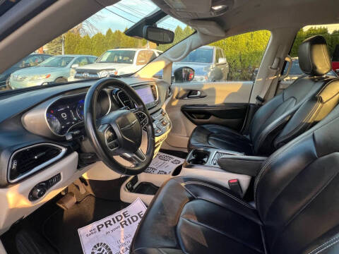 2023 Chrysler Pacifica Touring L