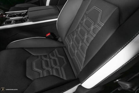 2025 Lamborghini Urus SE