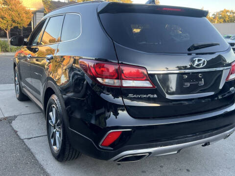 2017 Hyundai Santa Fe SE