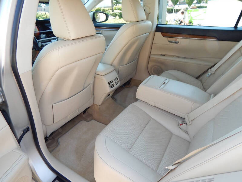 2013 Lexus ES 300h