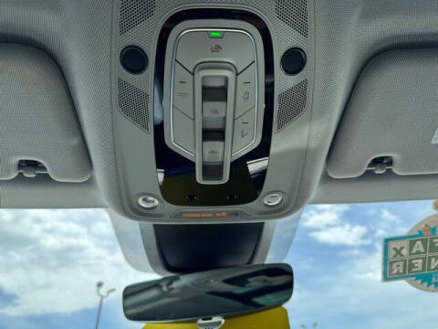 2022 Audi e-tron quattro Premium