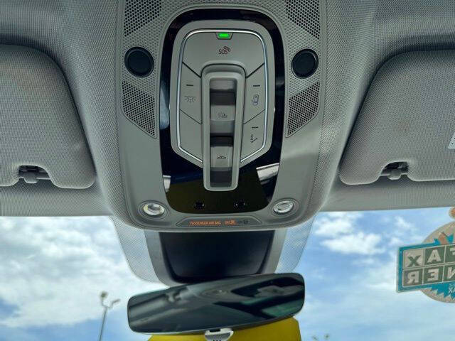 2022 Audi e-tron quattro Premium