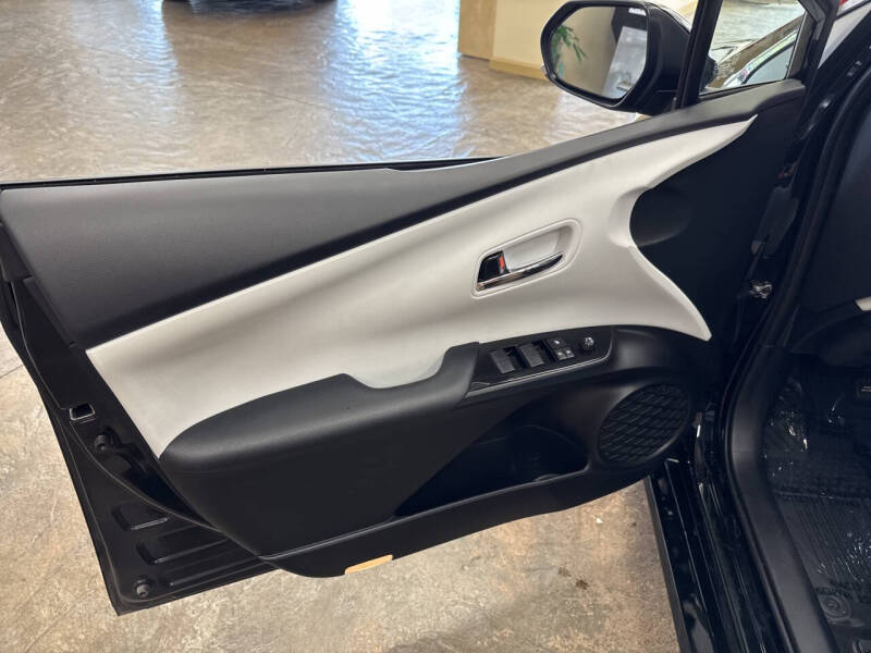 2022 Toyota Prius XLE AWD-e