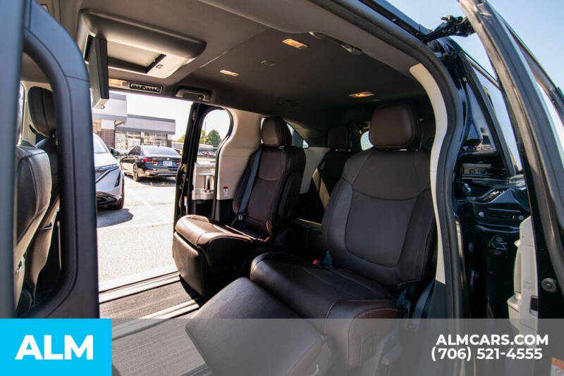 2023 Toyota Sienna Platinum 7-Passenger