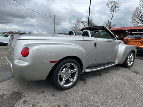 2004 Chevrolet SSR LS