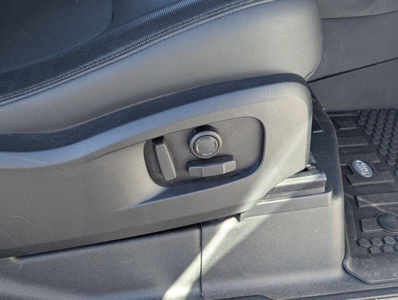 2024 Land Rover Defender 90 P400 X-Dynamic SE