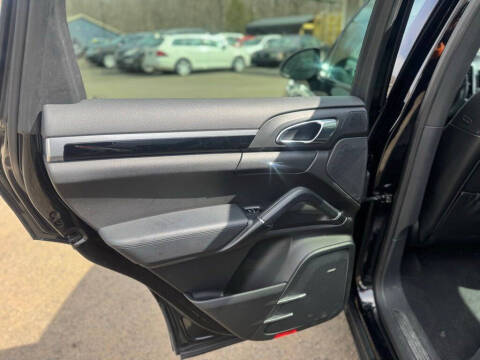 2014 Porsche Cayenne Platinum