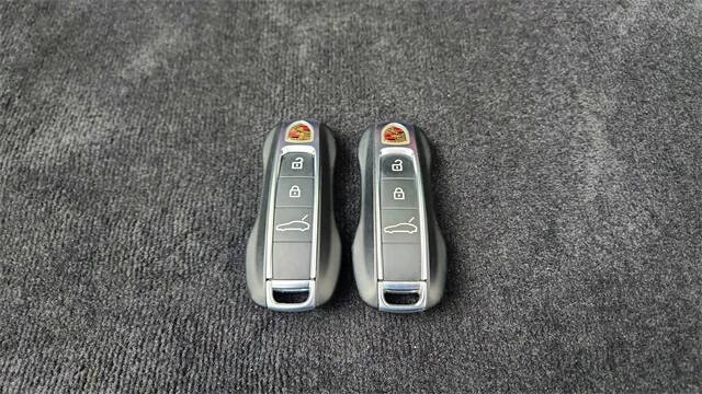 2023 Porsche Panamera Platinum Edition