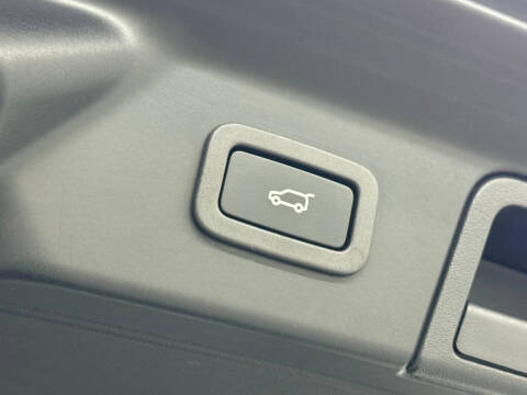 2019 Land Rover Range Rover Velar P380 R-Dynamic HSE