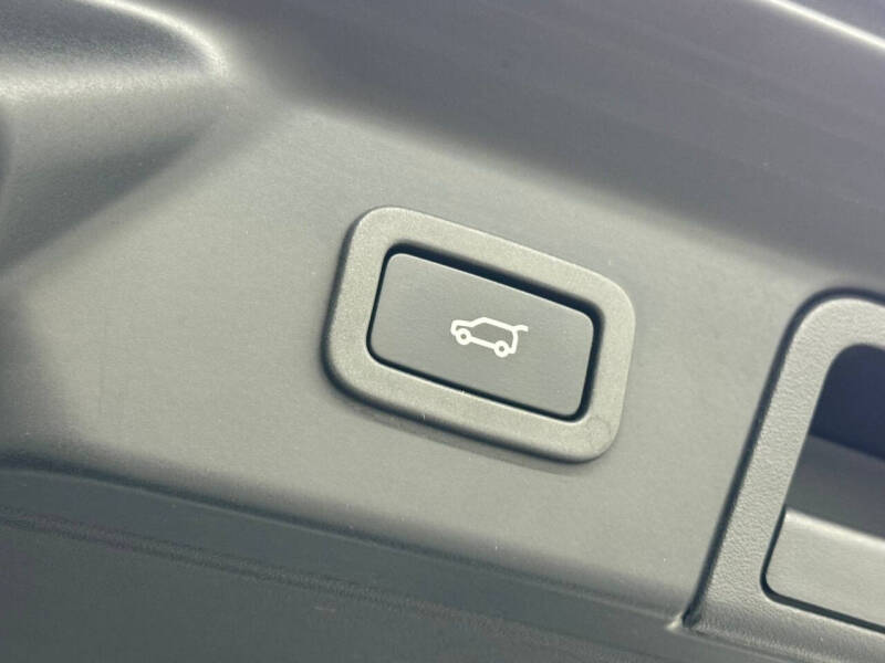 2019 Land Rover Range Rover Velar P380 R-Dynamic HSE