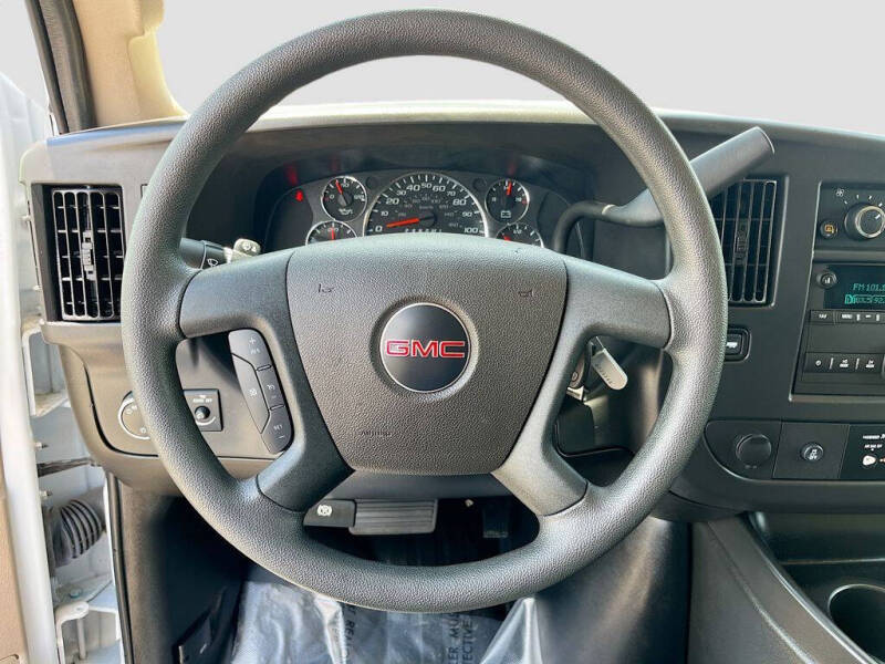 2025 GMC Savana 2500