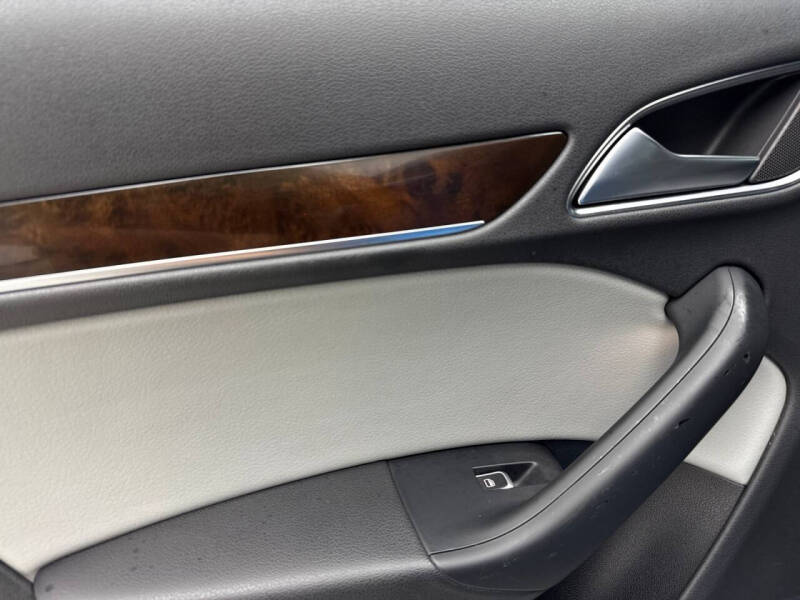 2016 Audi Q3 2.0T quattro Prestige