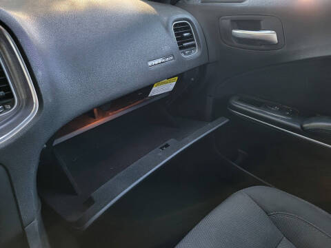 2017 Dodge Charger SE