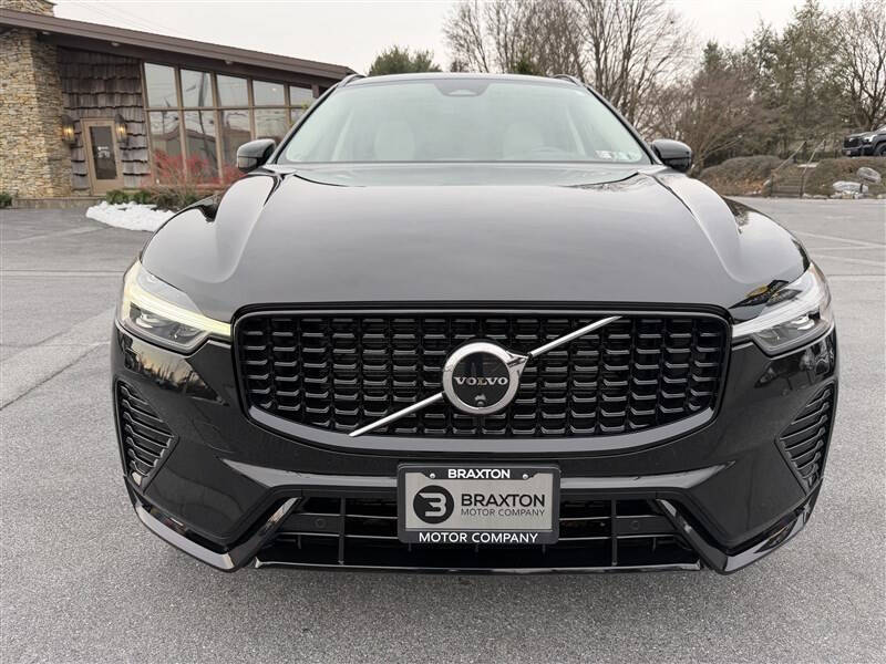2024 Volvo XC60 B5 Plus Dark Theme