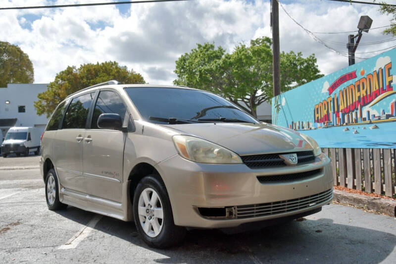 2005 Toyota Sienna LE 7 Passenger