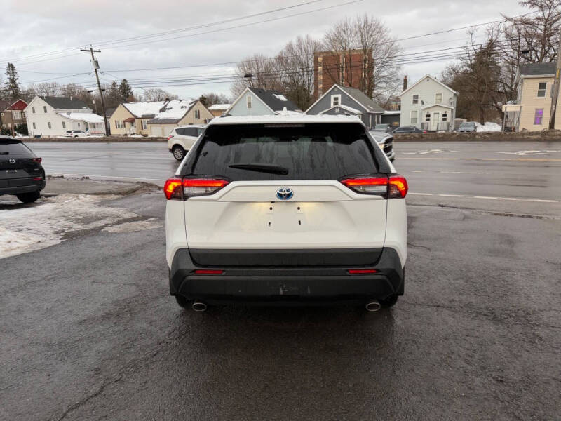 2020 Toyota RAV4 Hybrid XLE