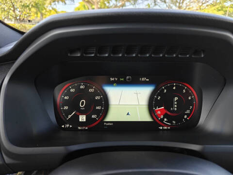 2017 Volvo XC90 T6 Momentum