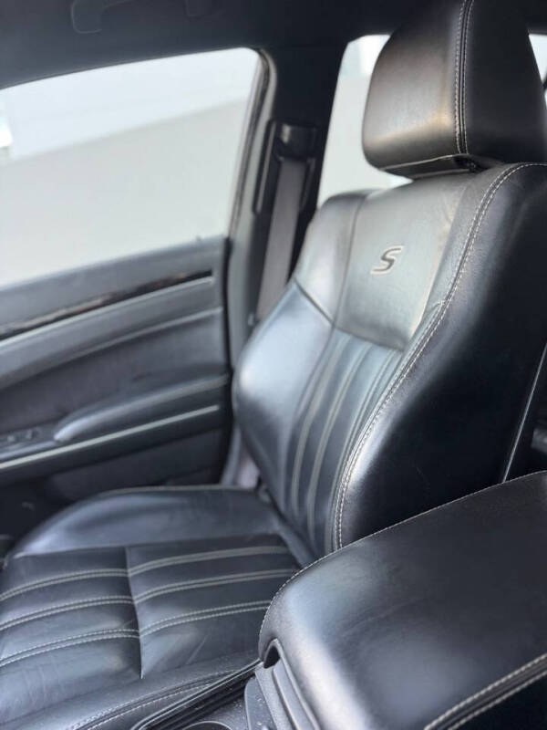 2018 Chrysler 300 S
