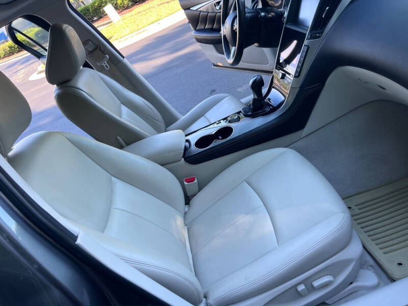 2015 Infiniti Q50