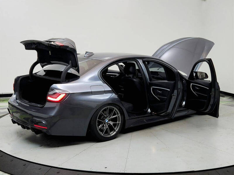 2018 BMW 3 Series 330i