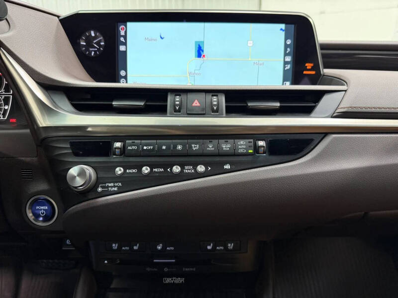 2021 Lexus ES 300h