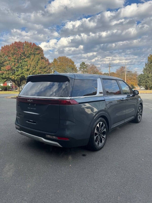 2024 Kia Carnival EX