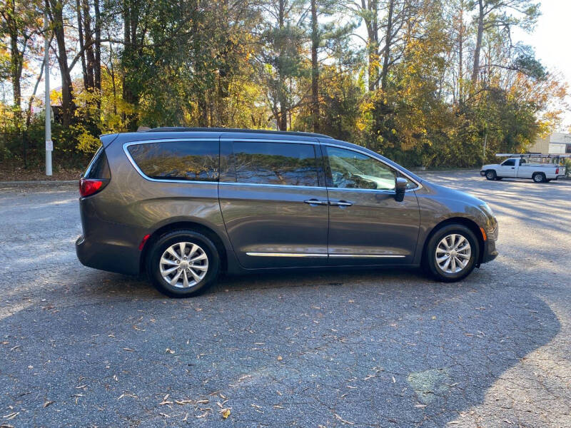 2017 Chrysler Pacifica Touring-L