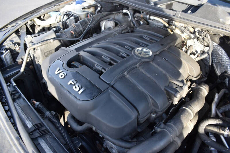 2011 Volkswagen Touareg VR6 Sport